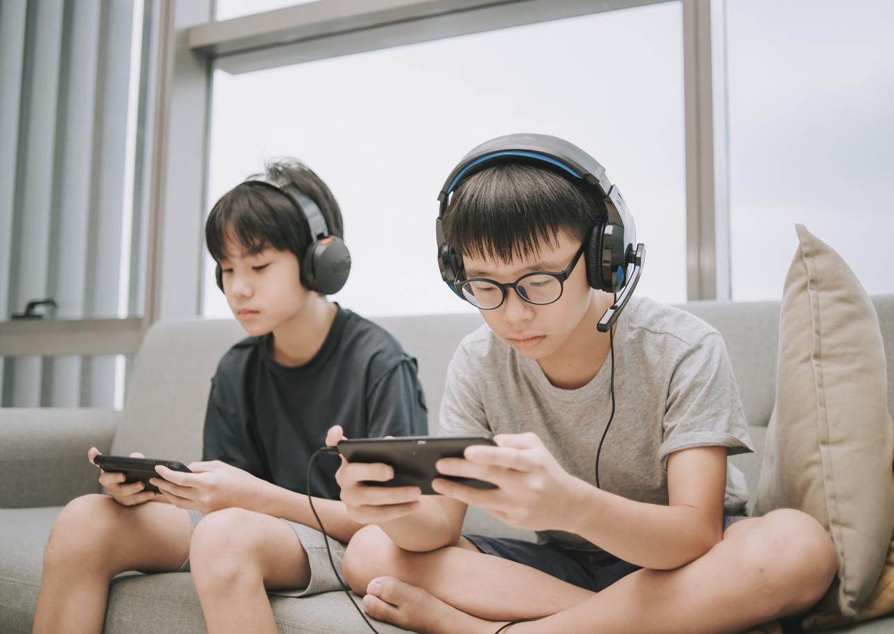 Thailand Ranks 9th for Most Tech-Addicted Youth