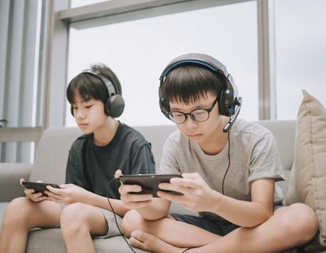 Thailand Ranks 9th for Most Tech-Addicted Youth