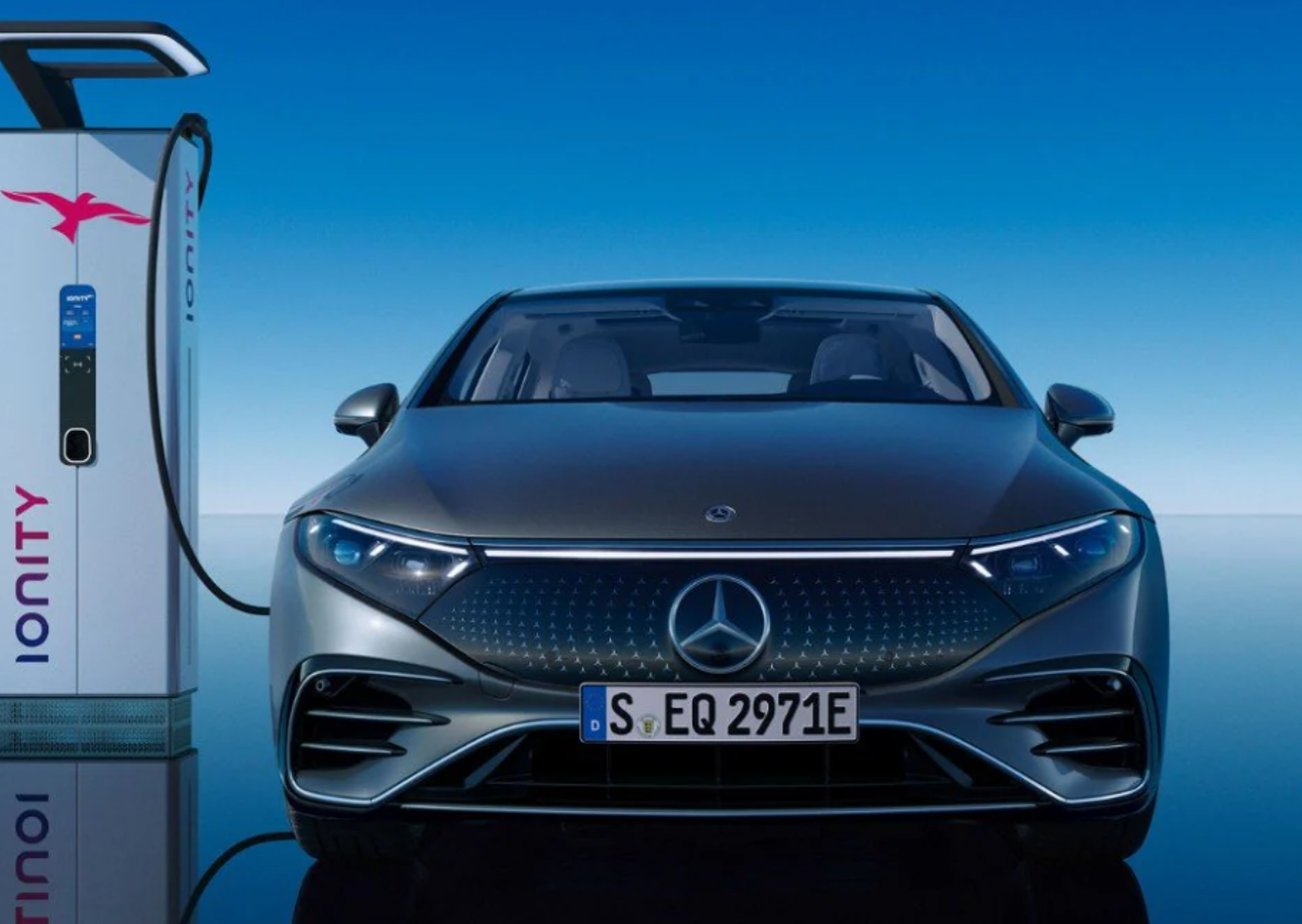 Mercedes-Benz Introduces the EQS 500 4MATIC AMG Premium: A Blend of Luxury and Electric Performance