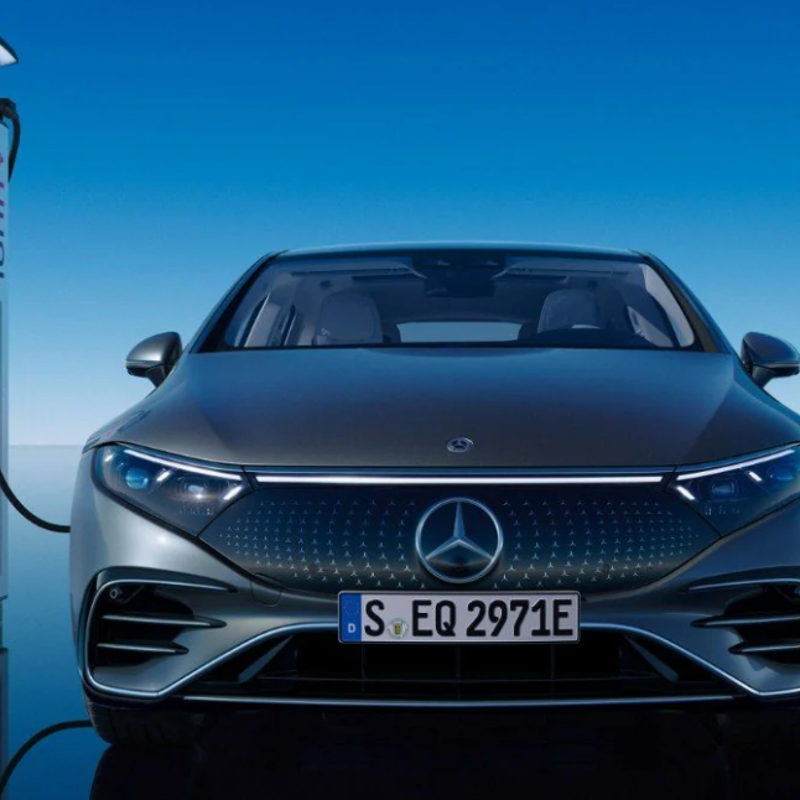 Mercedes-Benz Introduces the EQS 500 4MATIC AMG Premium: A Blend of Luxury and Electric Performance