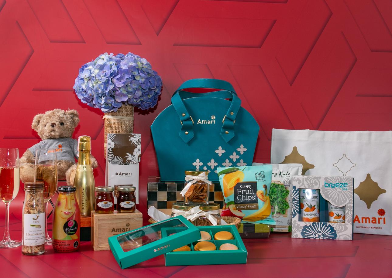 Show your love with an Amari Watergate Festive Hamper