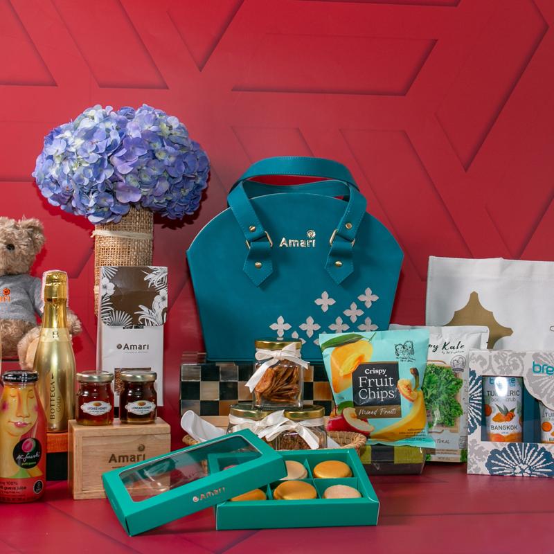 Show your love with an Amari Watergate Festive Hamper